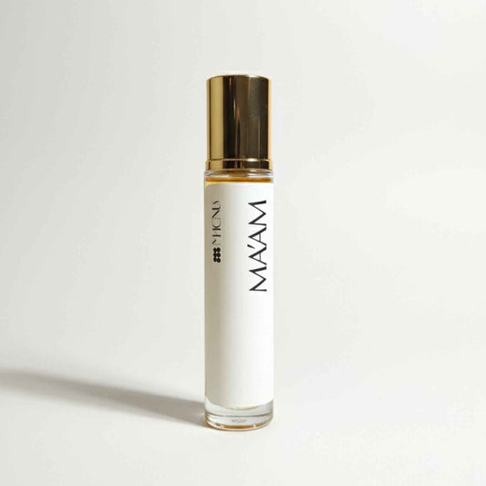 MA'AM – close-up detail of fragrance | Magnus