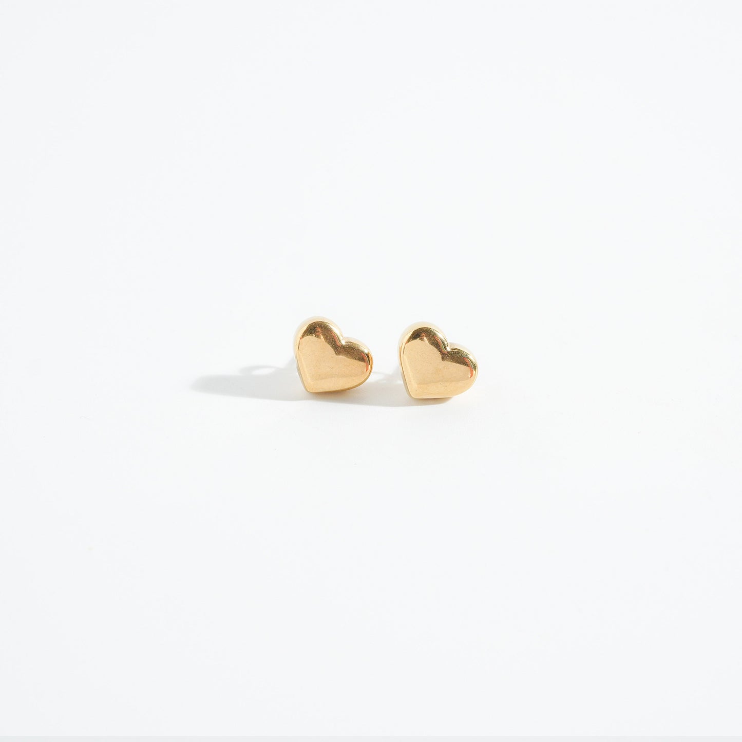 Heart Me Studs magnus