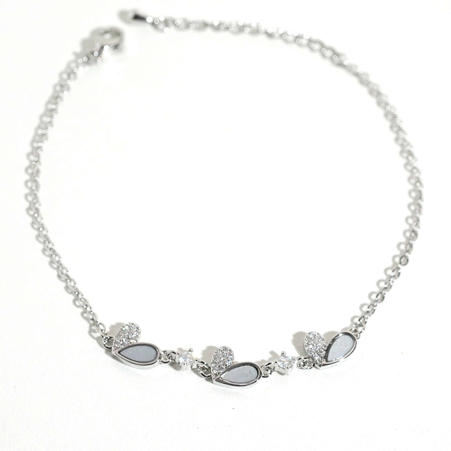 Swan Silver Bracelet – close-up detail of design | Magnus