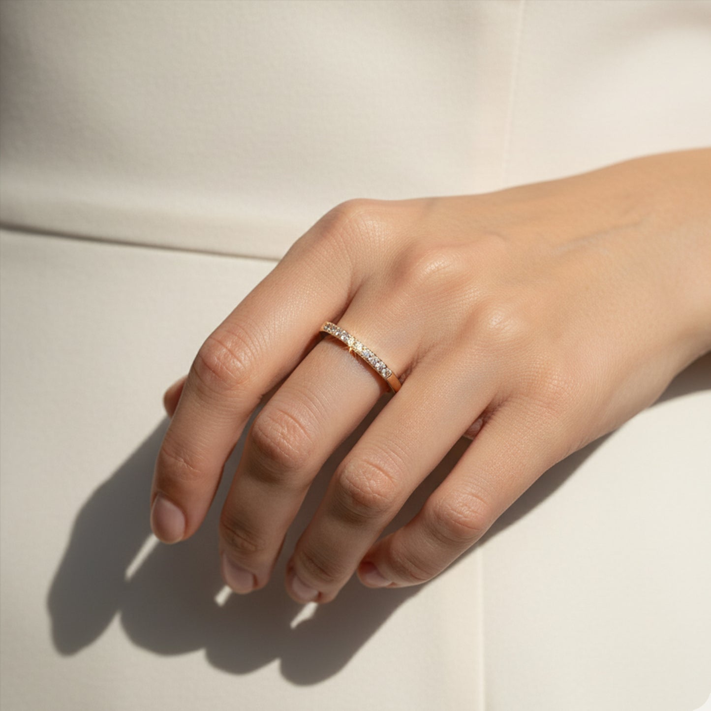 Sleek Eclat Ring – close-up detail of design | Magnus