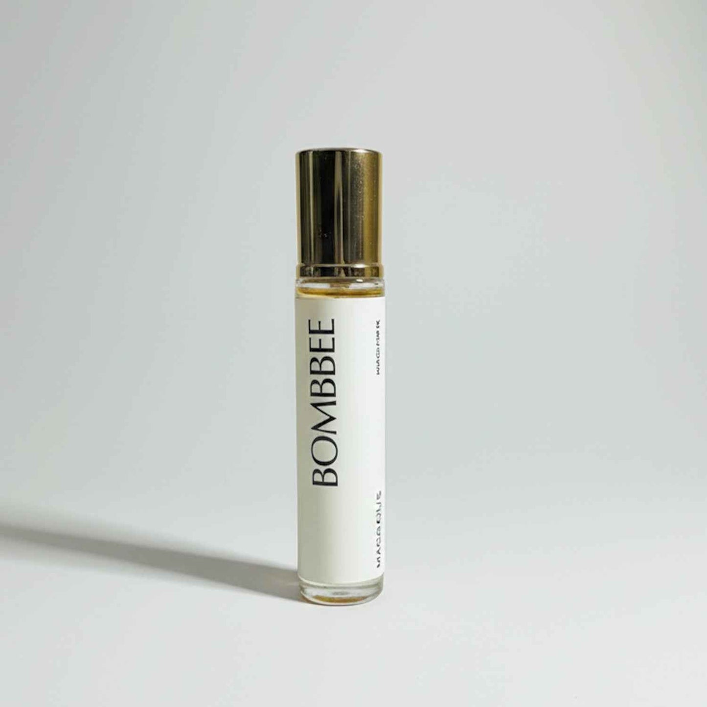 BOMBBEE – close-up detail of fragrance | Magnus