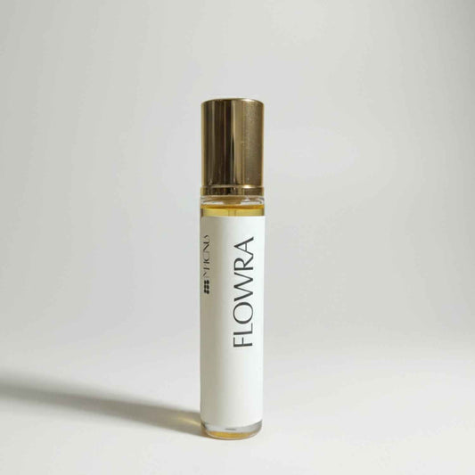 FLOWRA – close-up detail of fragrance | Magnus