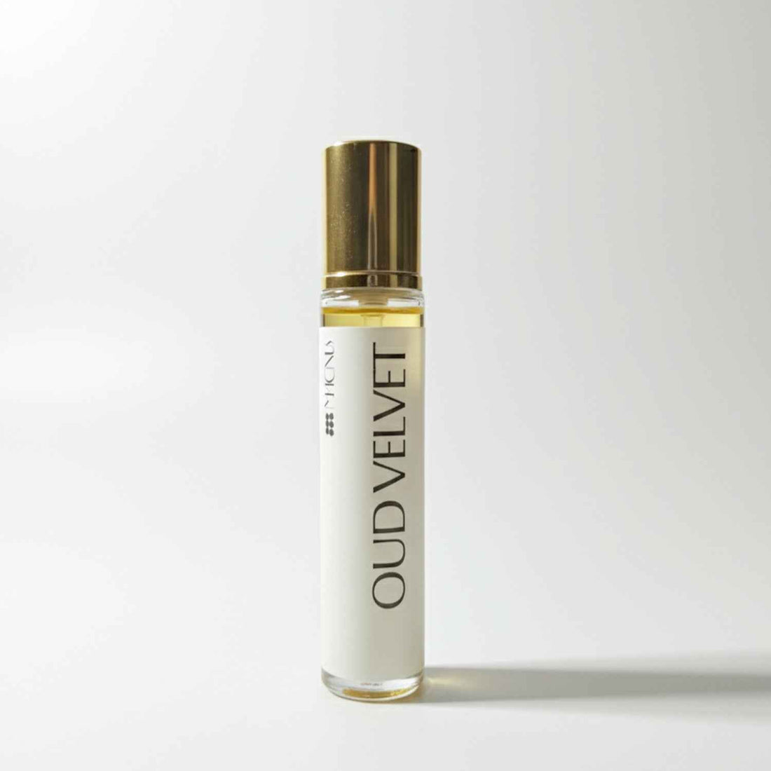 OUD VELVET – close-up detail of fragrance | Magnus