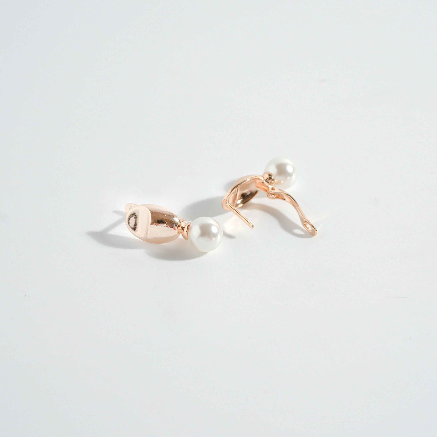 Beach Pearls Studs Earring