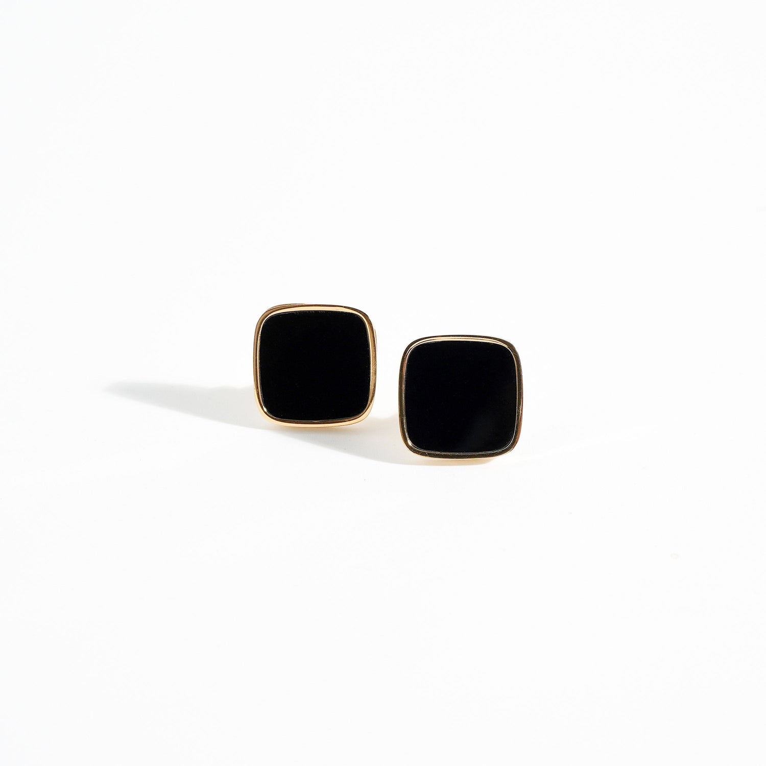 Black Dot Studs magnus