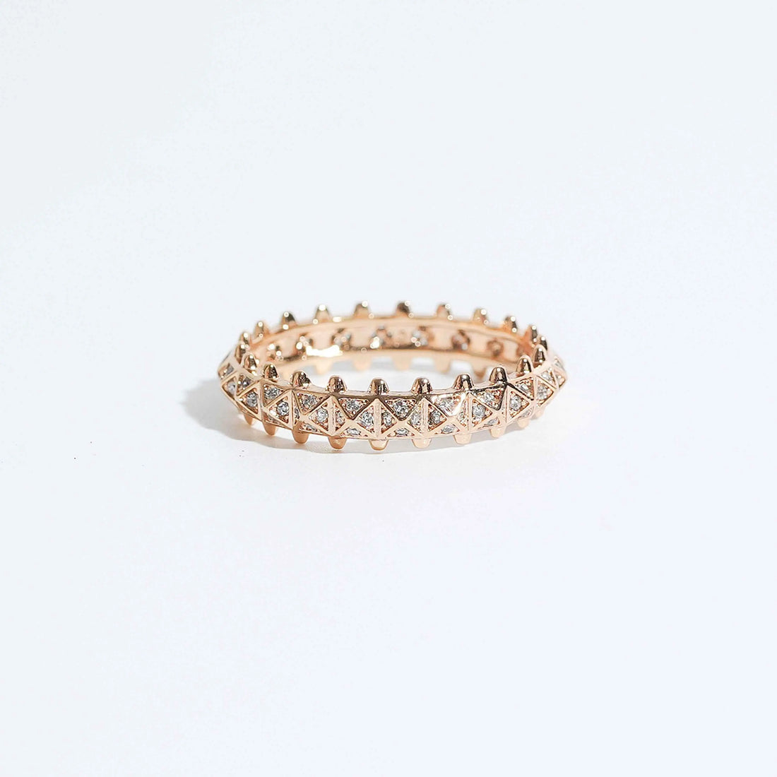 Stylish rings for women, fashion rings, modern rings, ring designs for women, pink gold tone patterned band ring style in Pakistan