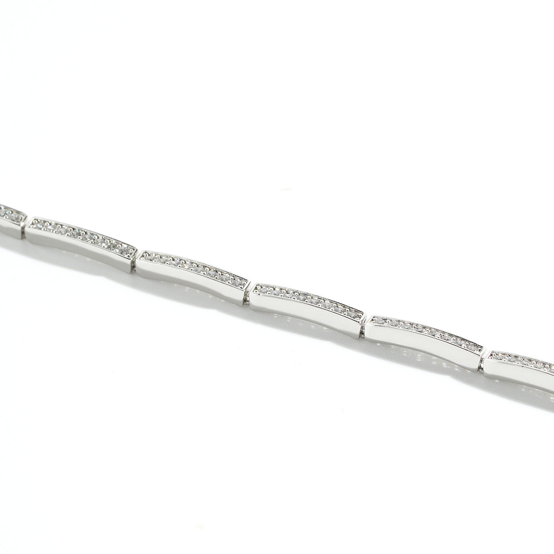 Diamond Lady Bracelet – close-up detail of design | Magnus
