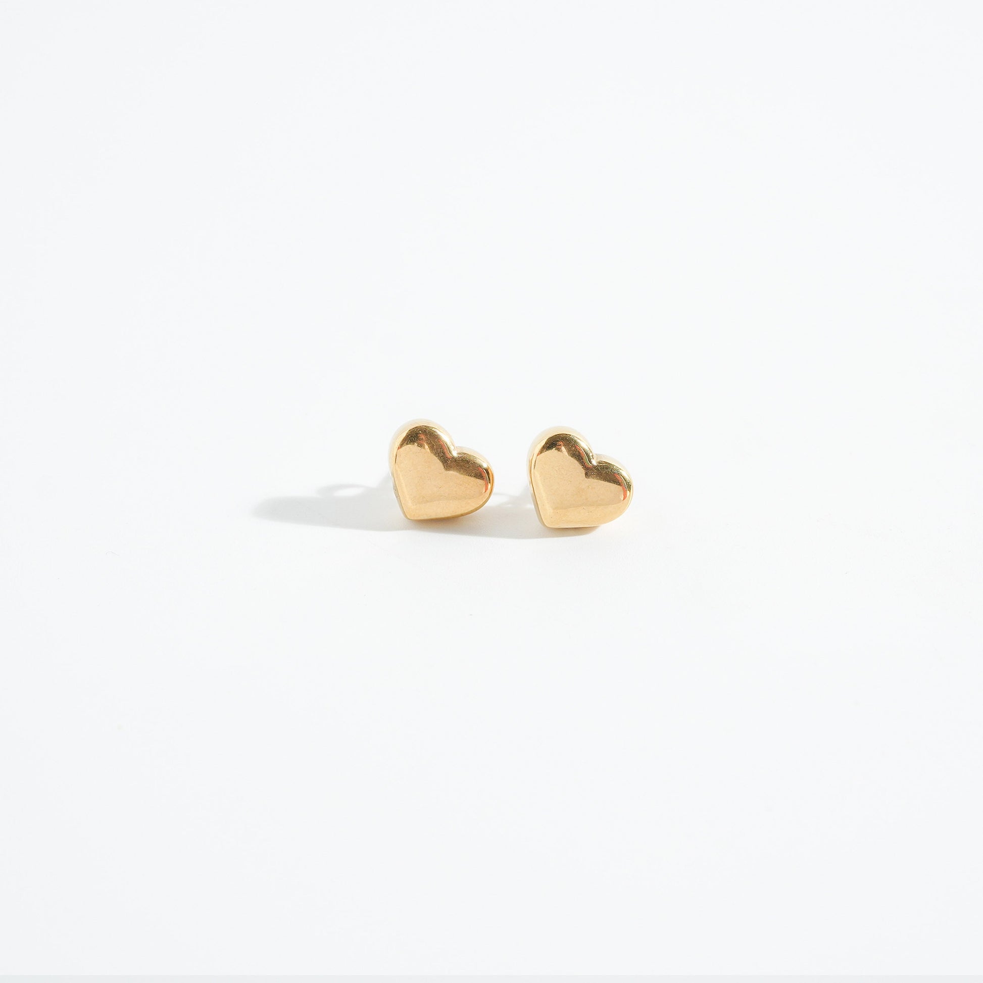 Heart Me Studs magnus