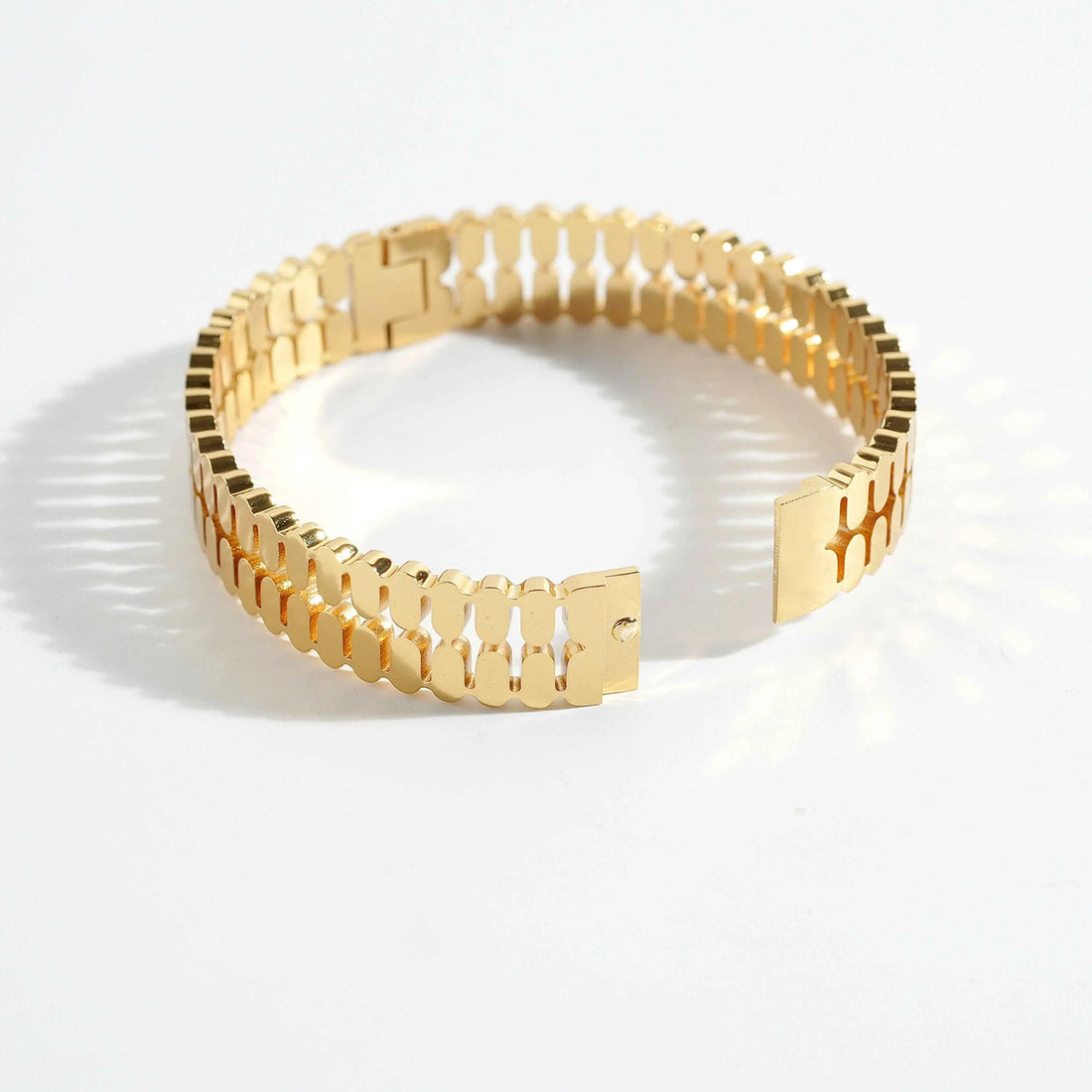 Italian Cuff Bangle – close-up detail of design | Magnus
