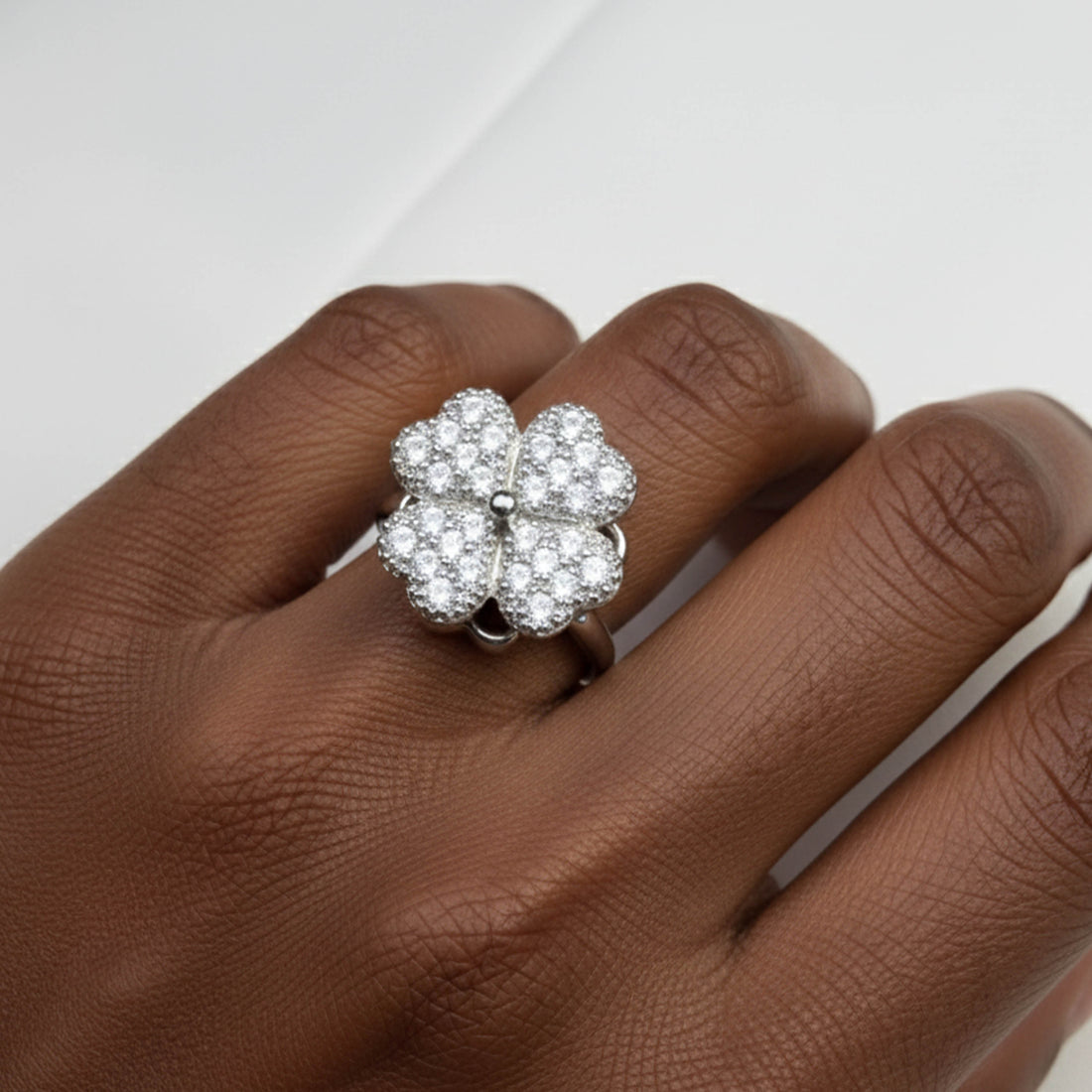 Bloom Spin Silver Ring – close-up detail of design | Magnus