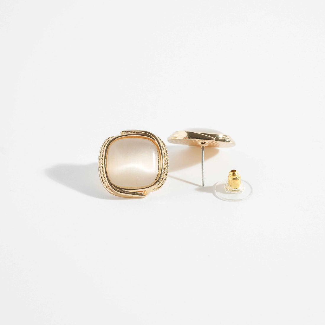 Roma Eve Studs Earring – close-up detail of design | Magnus