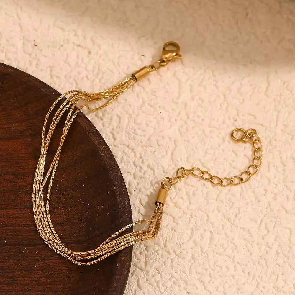 Romantic Strings Bracelet – close-up detail of design | Magnus