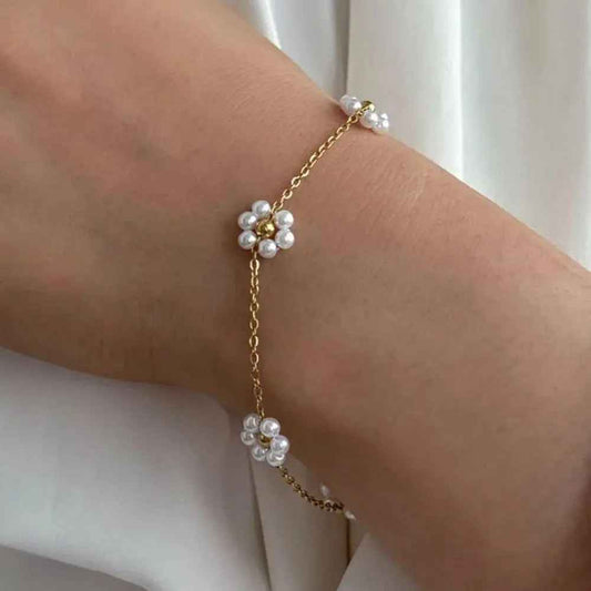 Daisy Pearls Bracelet
