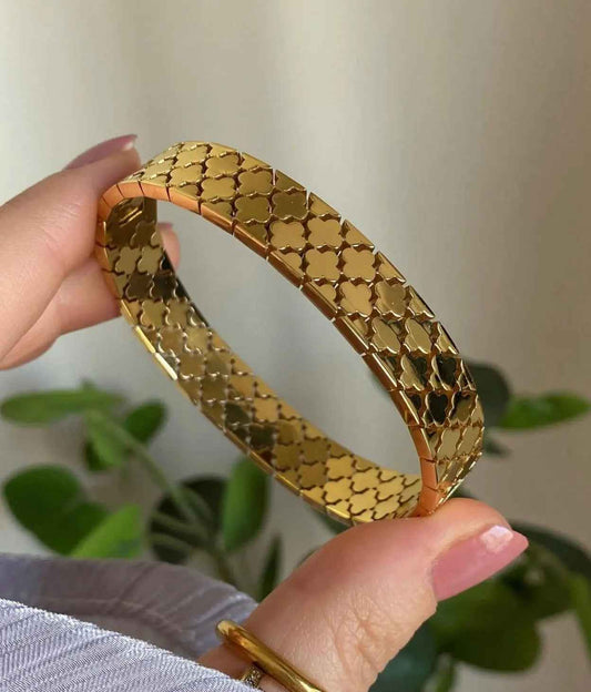 Gold Clover Bangle
