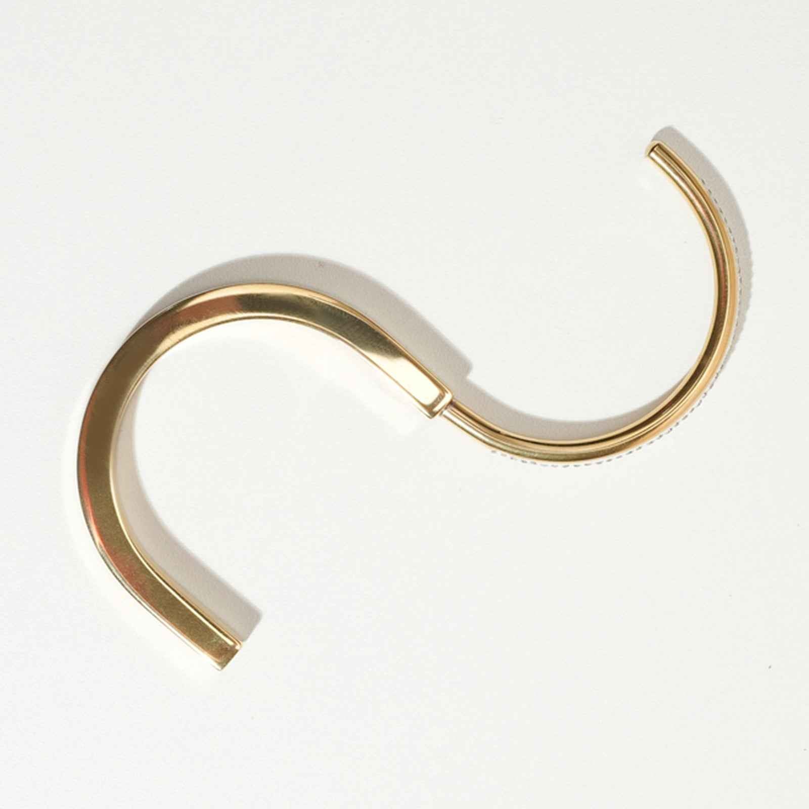 Grandeur Cufflock Bangle – close-up detail of design | Magnus