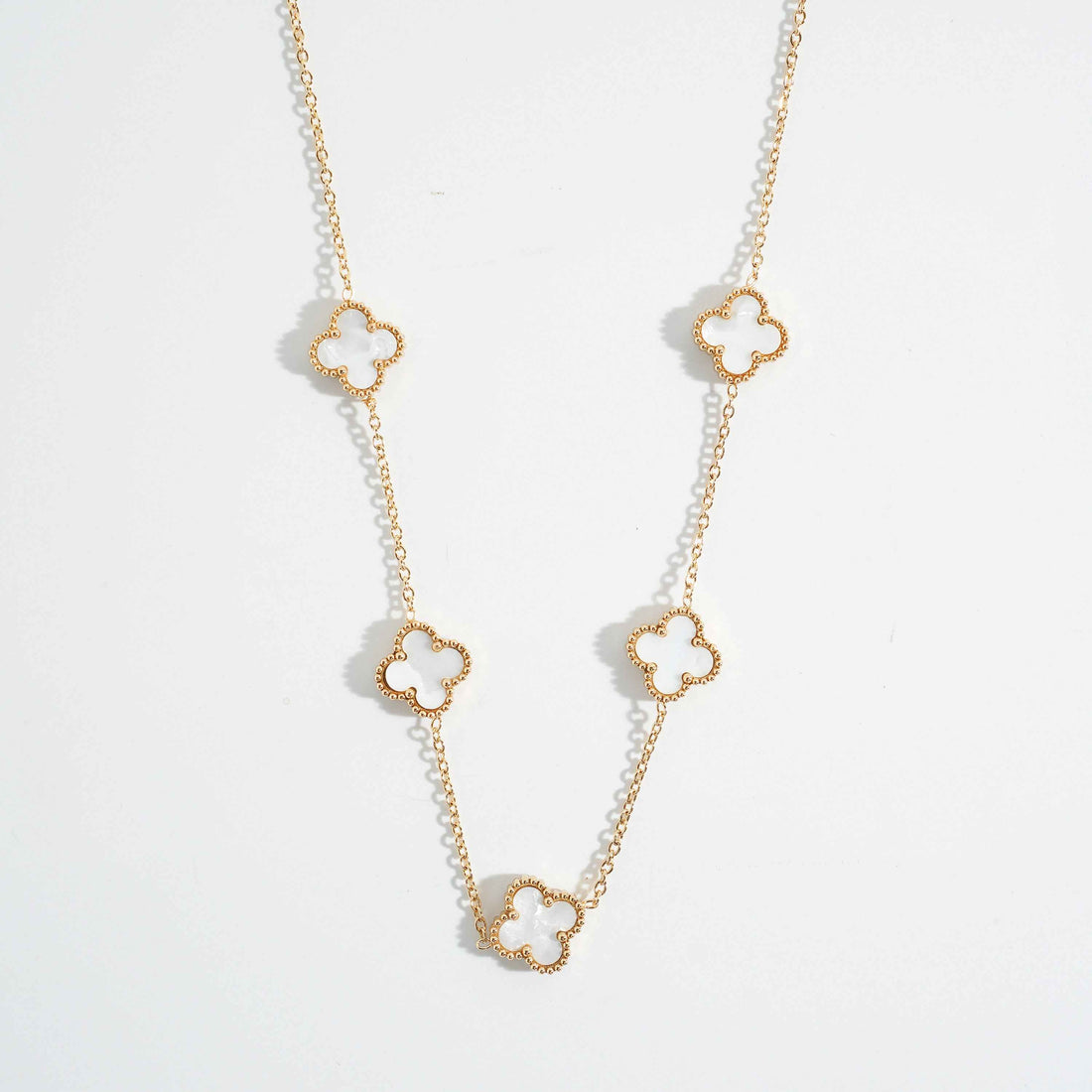 Magnus White Clover Necklace lucky four-leaf clover pendant fashion necklace for women Pakistan