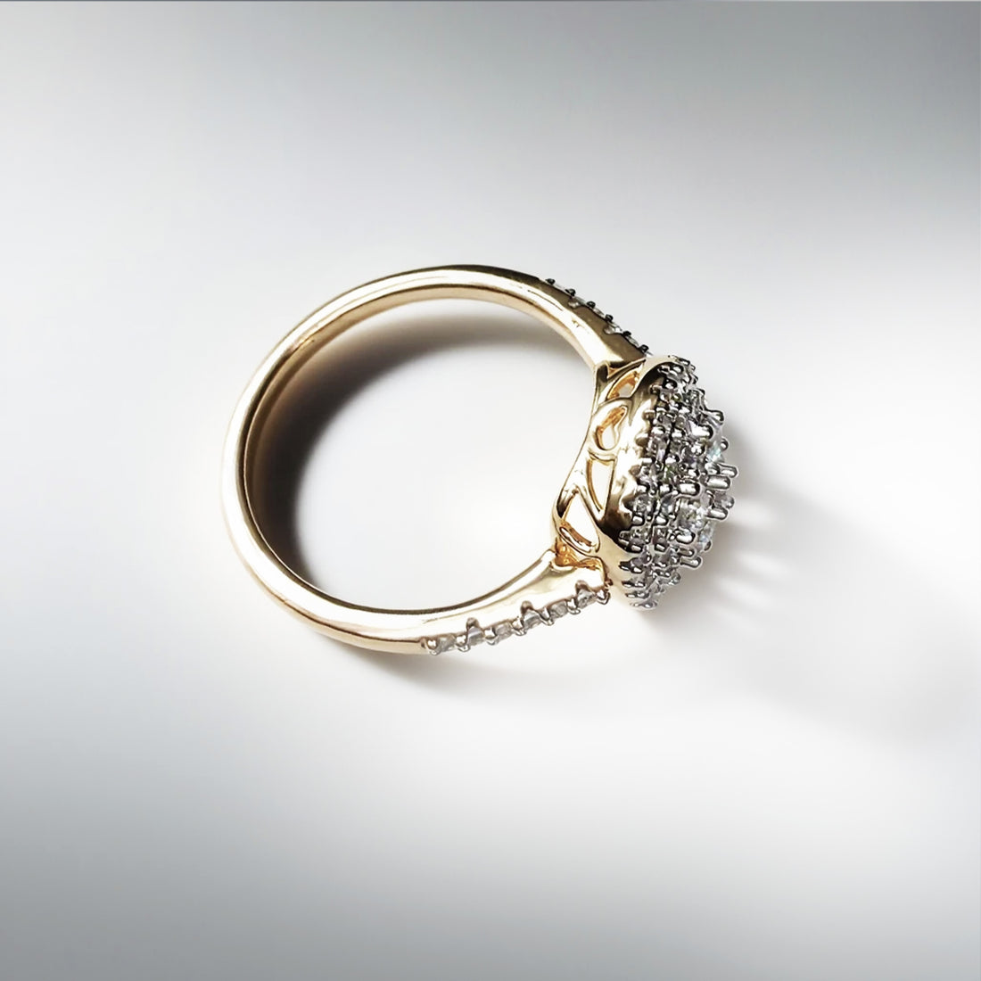 Marry me Halo Ring – close-up detail of design | Magnus