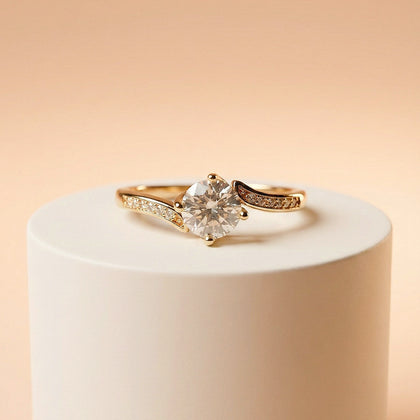 Commitment Ring | Modern Minimalist Ring for Women | Refined Solitaire Shine – Magnus