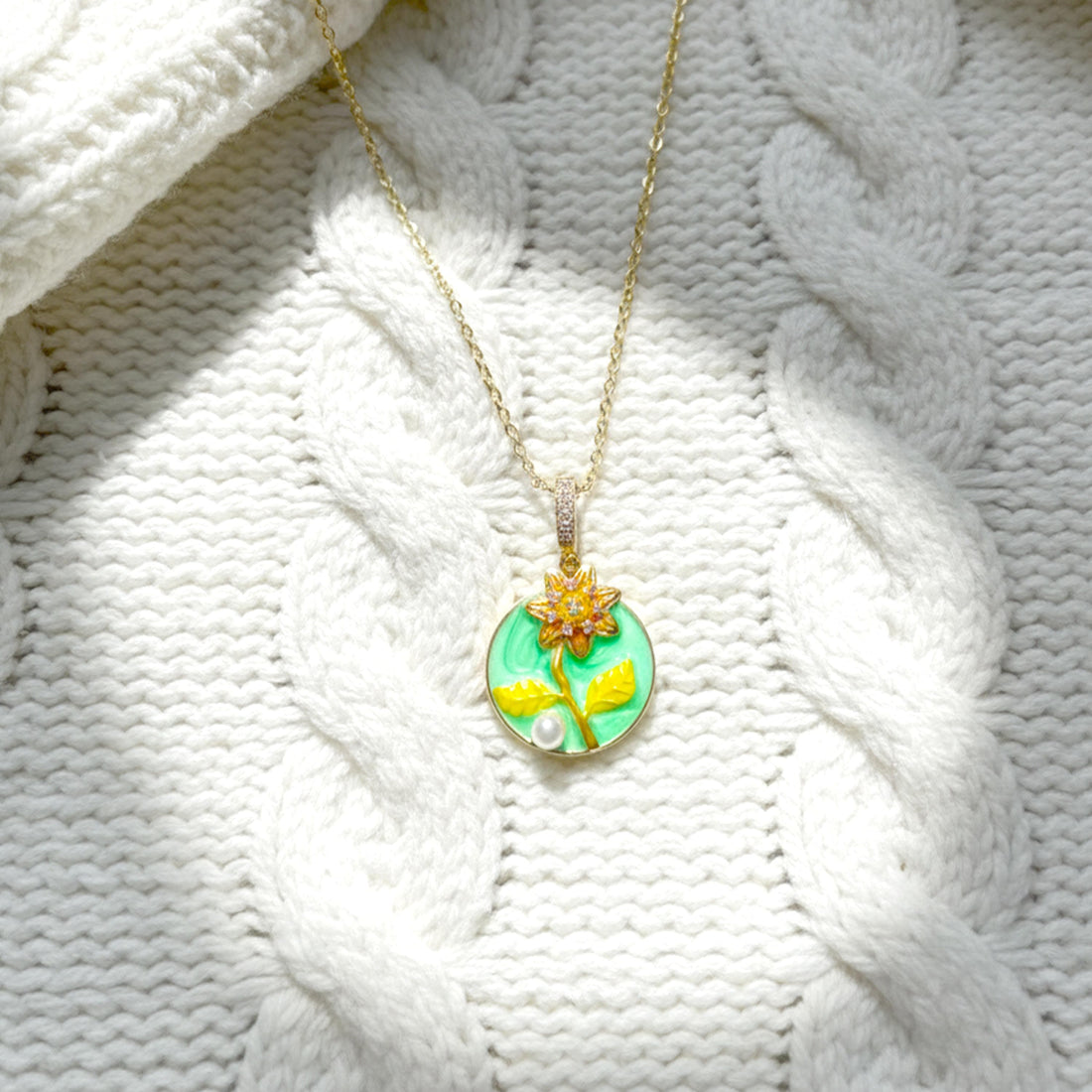 Green floral round pendant necklace for ladies by Magnus, stylish pendants for women, cute pendant online fashion jewelry in Pakistan