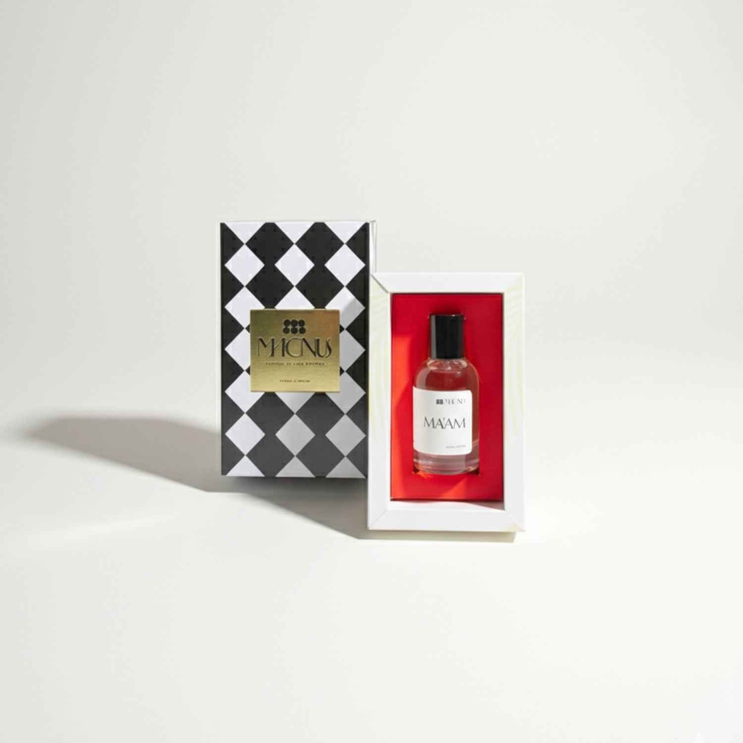 MA'AM – close-up detail of fragrance | Magnus
