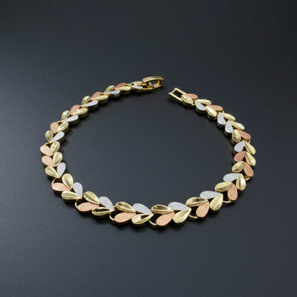 Peach Gold Bracelet – close-up detail of design | Magnus