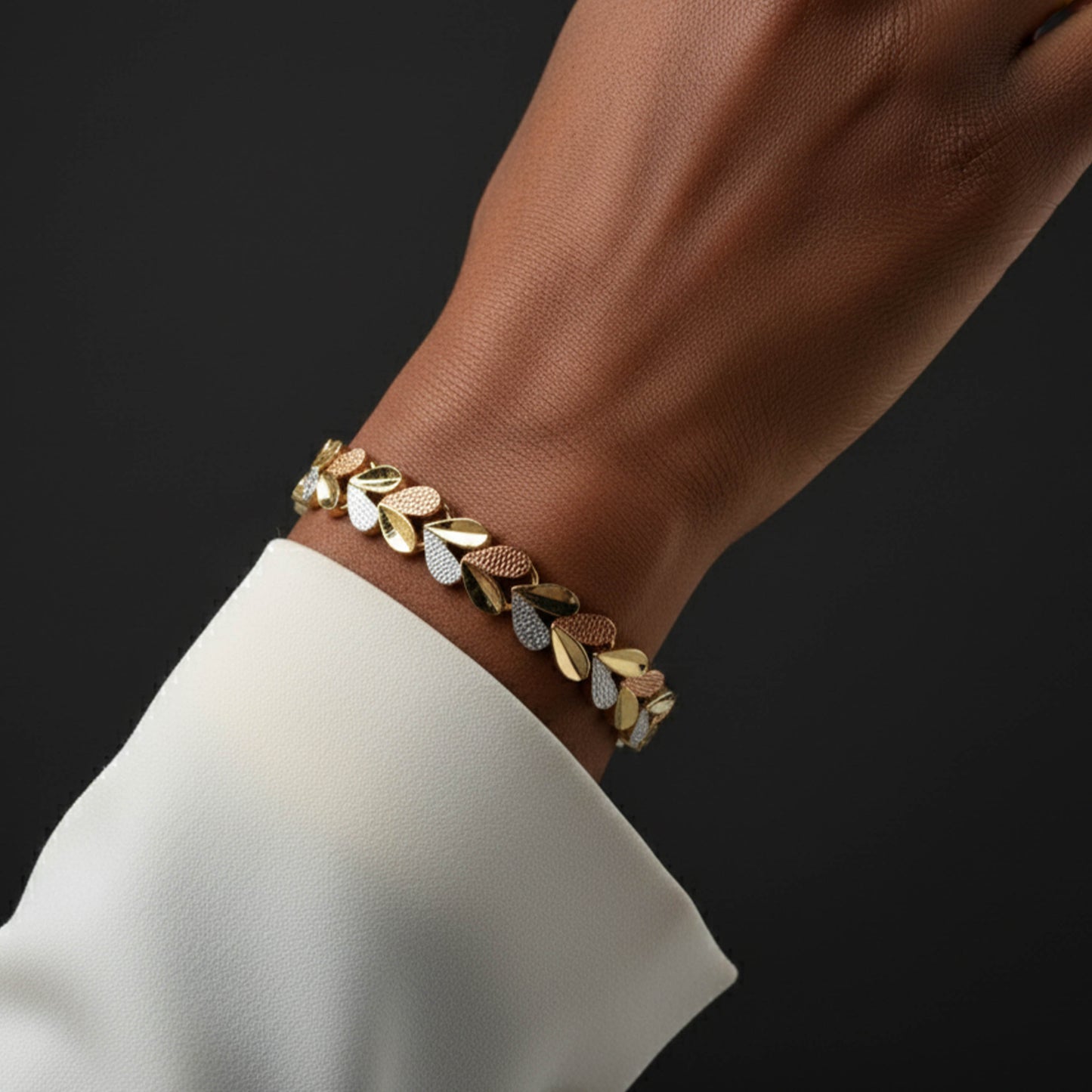 Peach Gold Bracelet – close-up detail of design | Magnus