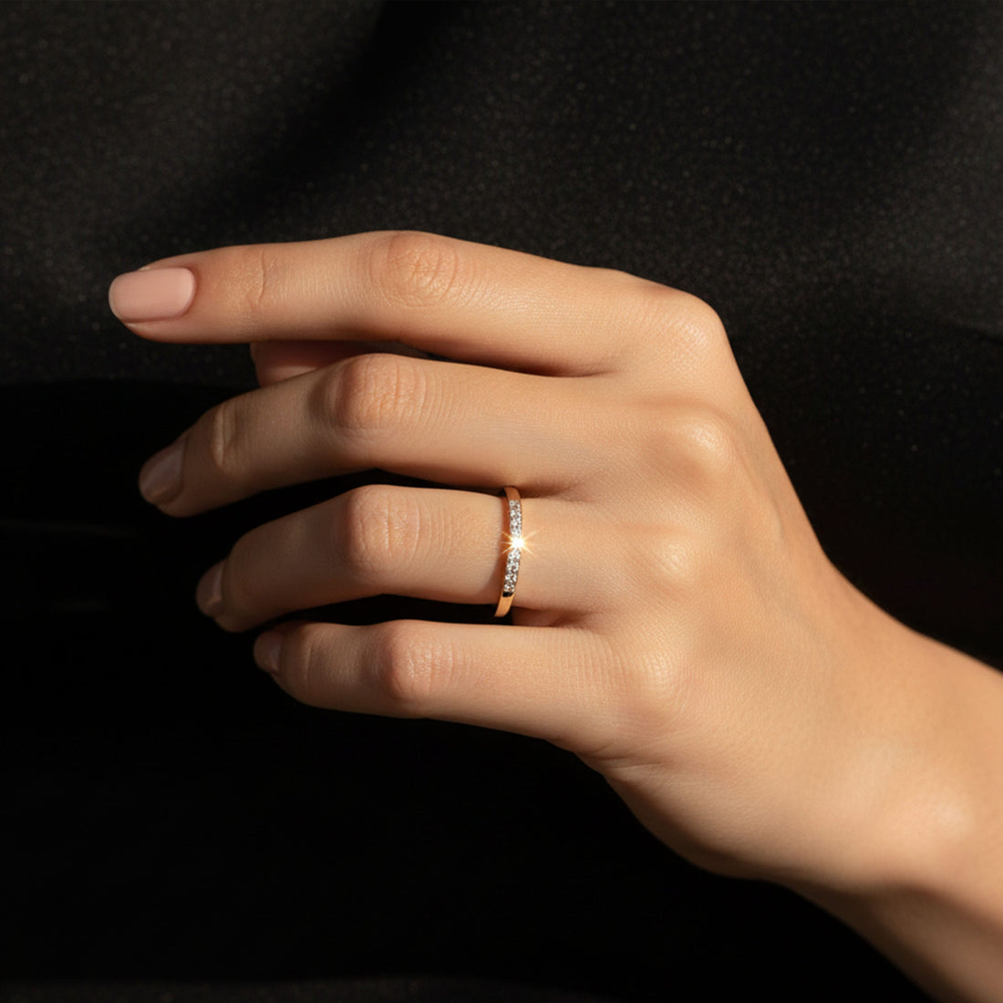 Sleek Eclat Ring – close-up detail of design | Magnus